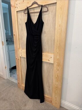 Dress the Population Black Sleeveless Evening Jordan Dress with V-Neck